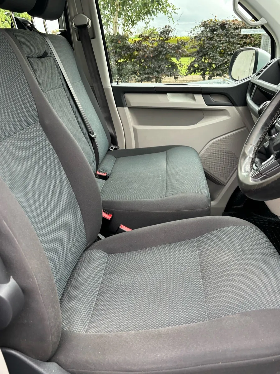 VW Transporter Crew Cab - Image 3