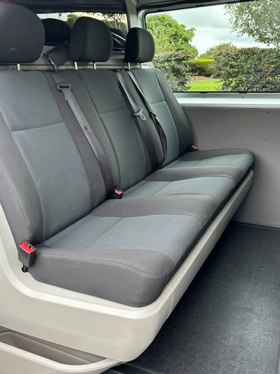 VW Transporter Crew Cab - Image 4