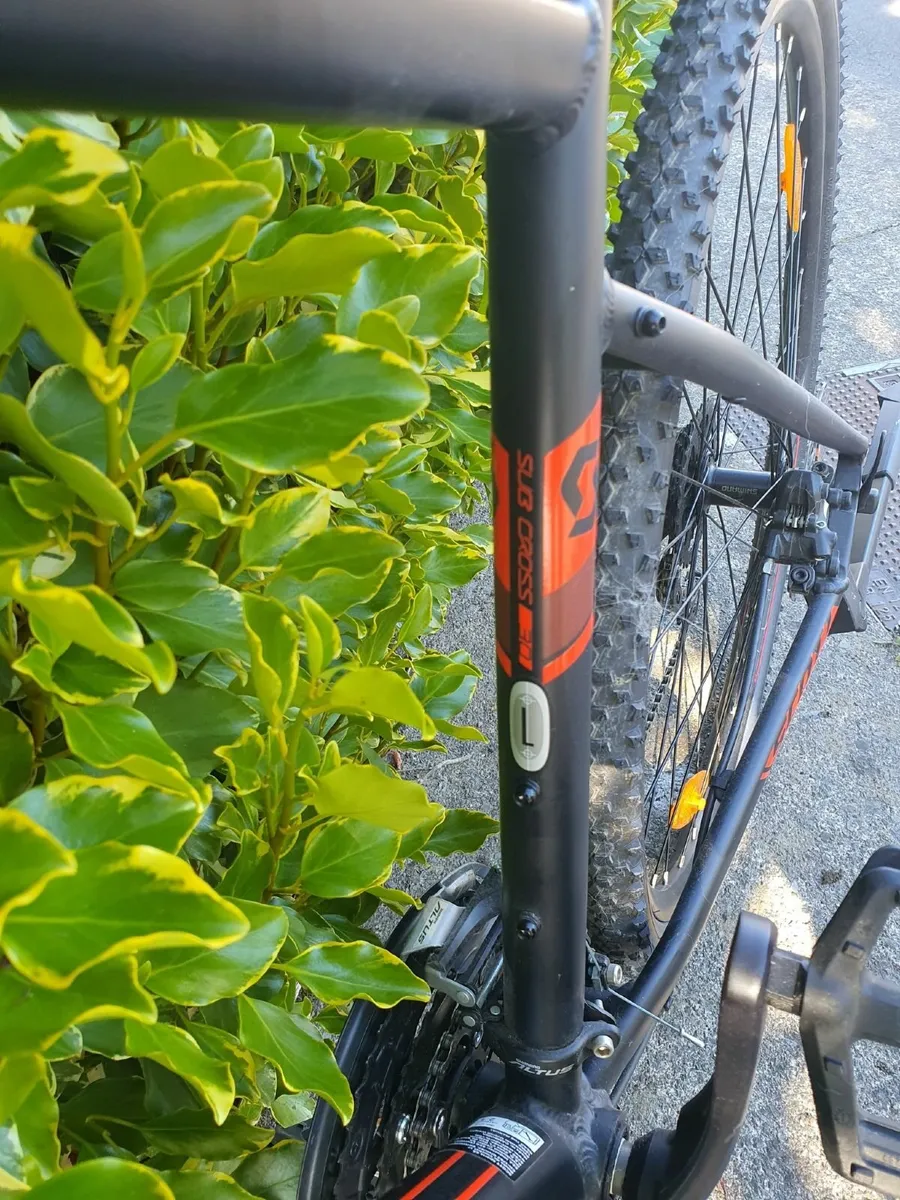 Scott SubCross Series 40 and Series 30 Bicycle - Image 3