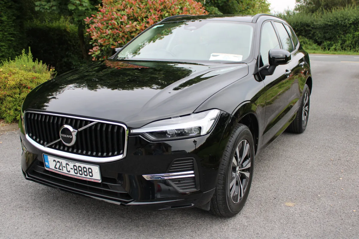 2022 VOLVO XC60 B4 DSL. MOMENTUM 2.0 163bhp. - Image 1