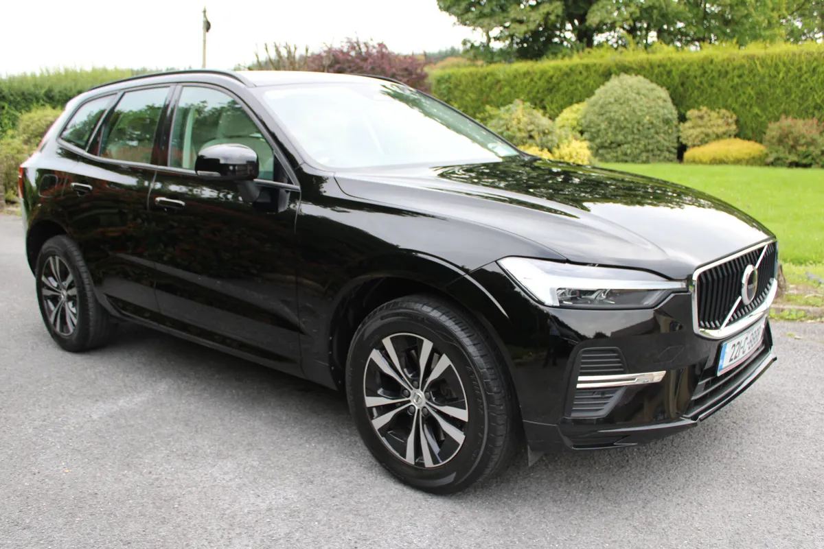 2022 VOLVO XC60 B4 DSL. MOMENTUM 2.0 163bhp. - Image 3