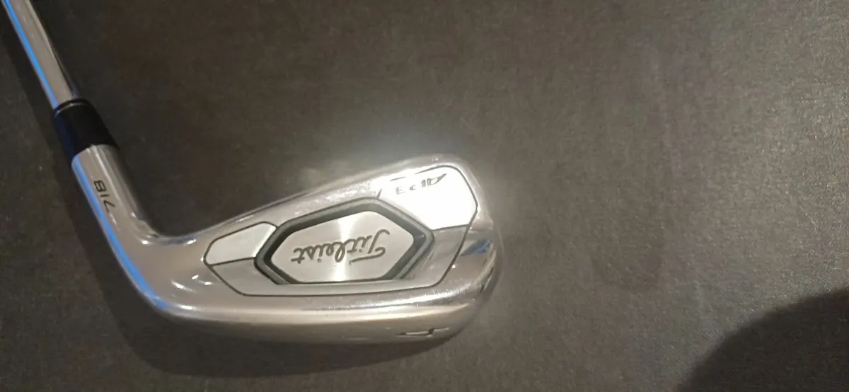 Titleist AP3 4-iron - Image 2