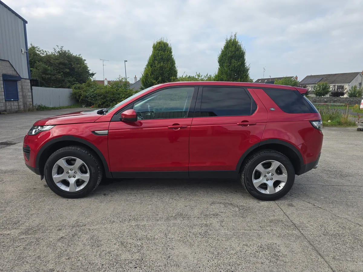 Land Rover Discovery Sport 2018 - Image 4