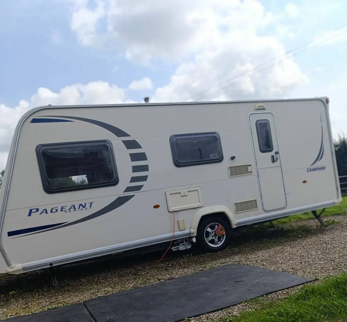 Caravan - Image 1