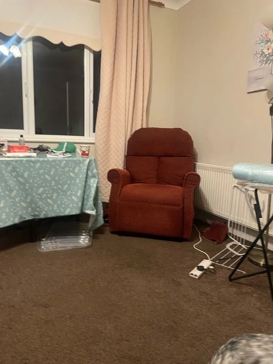 Riser recliner chair