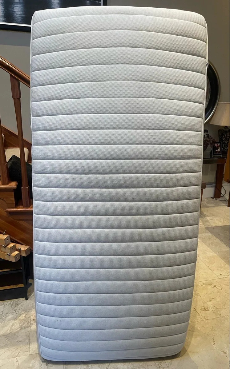 Extremely Comfortable & Thick Single Mattress - Image 1