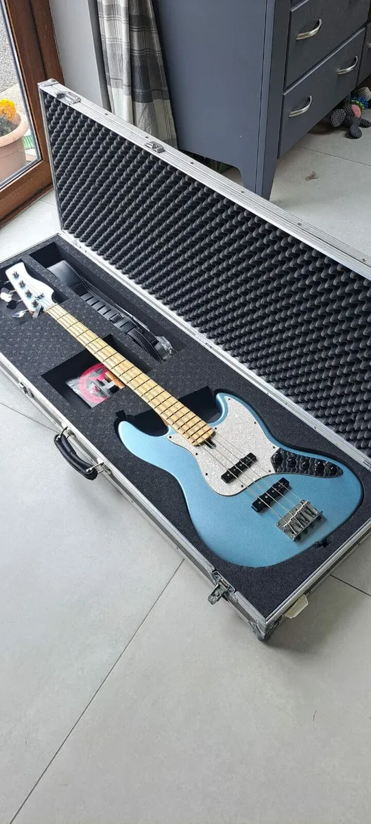 Marcus Miller 4 String V7 Bass Guitar - Image 3