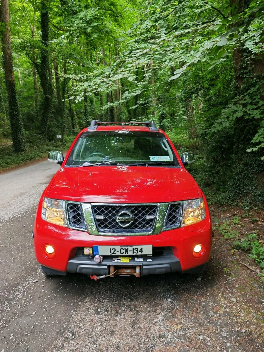 12 Navara 2.5 immaculate'FireRed'€333tax only96kms - Image 4