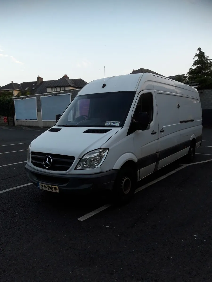Van - Image 3