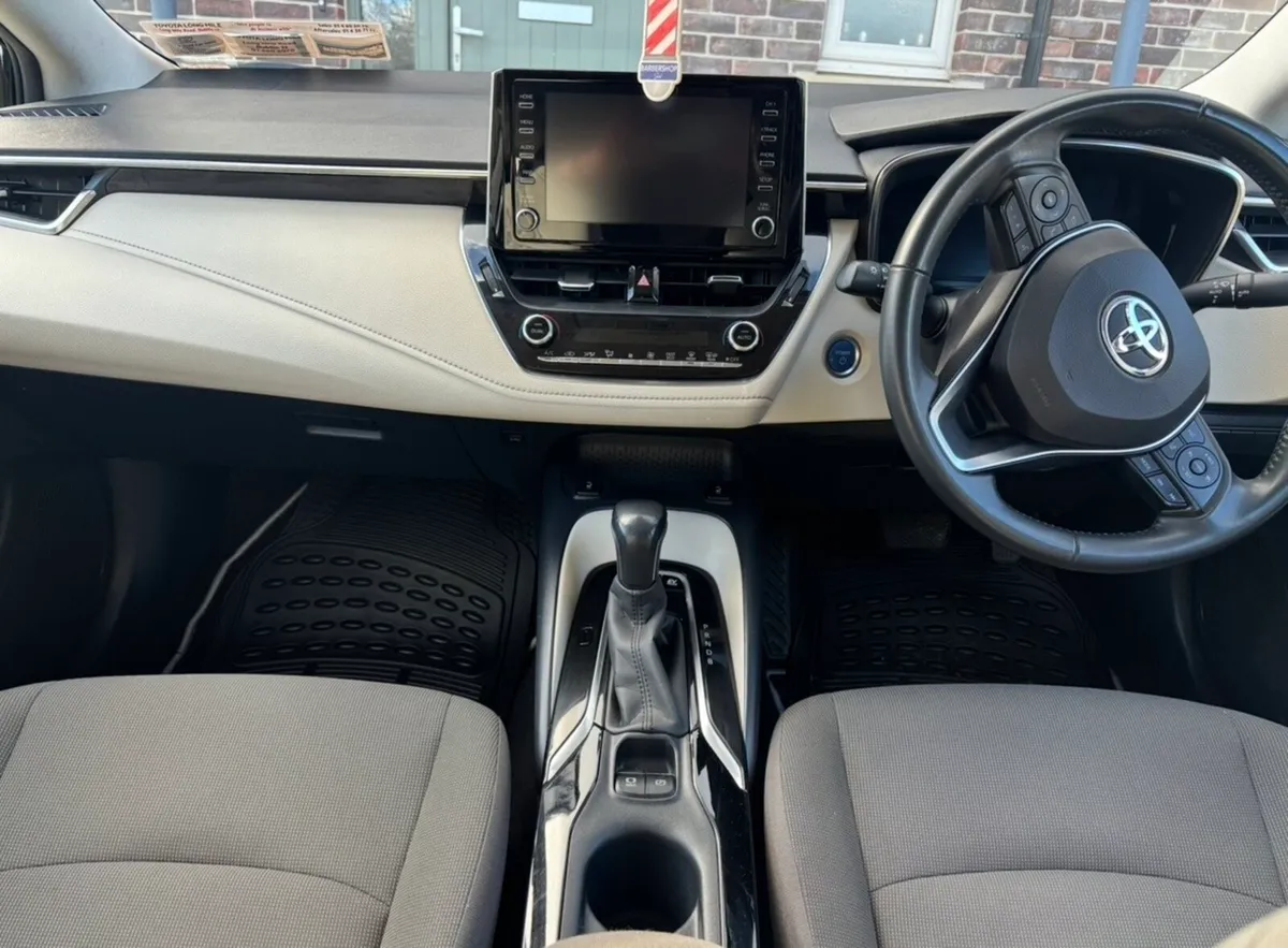Toyota Corolla Luna Sport - Image 4