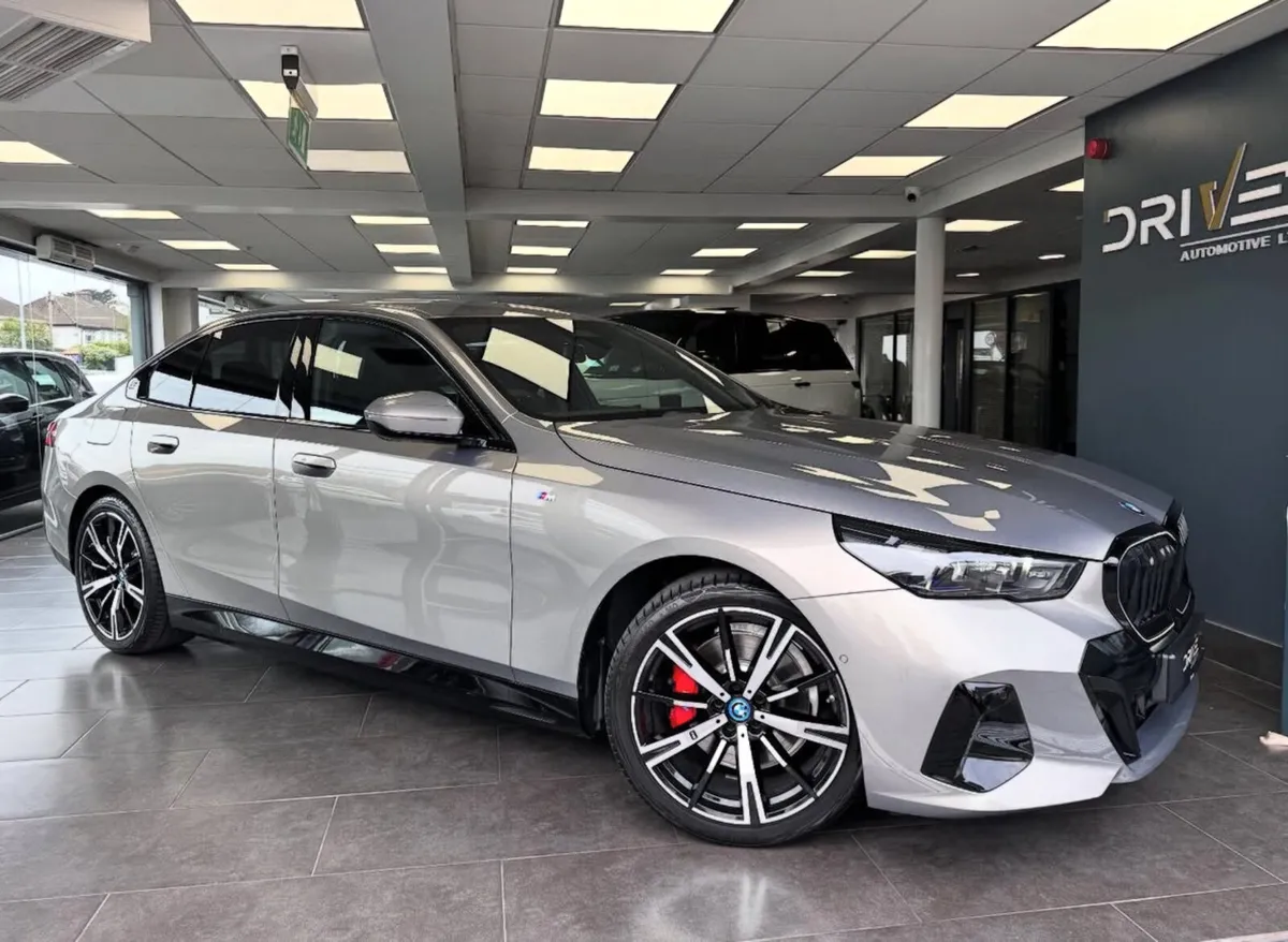 252d BMW 530e M-Sport Pro - Image 1