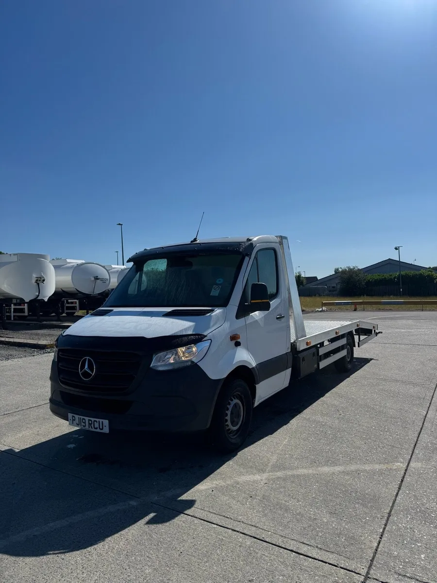 Recovery truck - Image 3