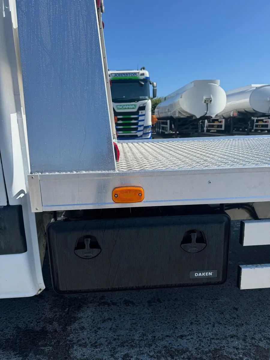 Recovery truck - Image 4