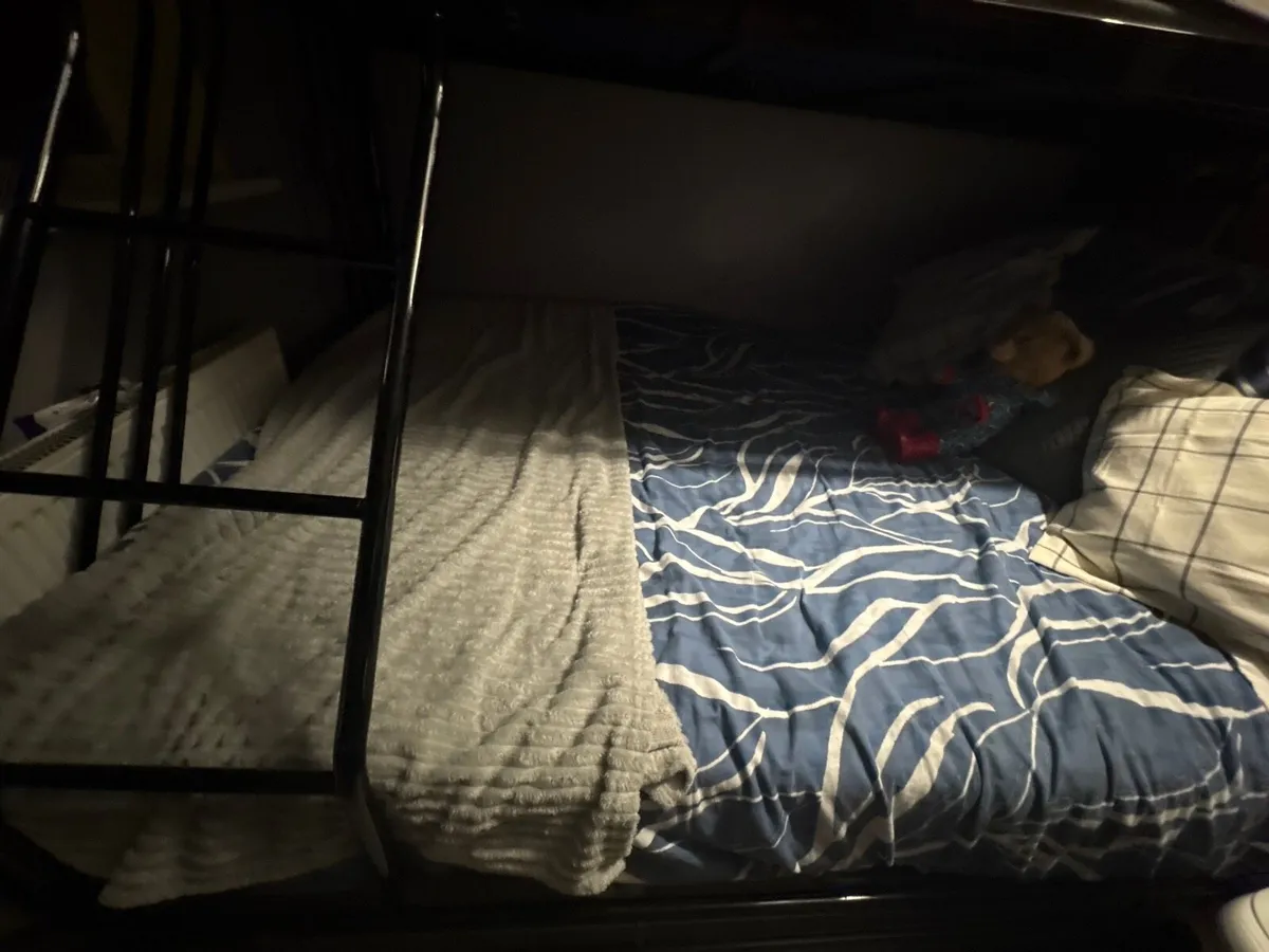 Metal bunk bed - Image 2