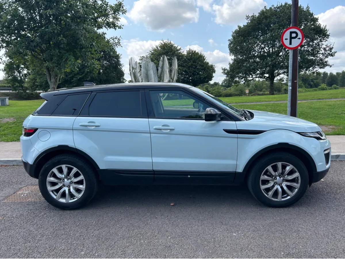 Land Rover Range Rover Evoque 2.0 ED4 SE TECH 2WD - Image 3