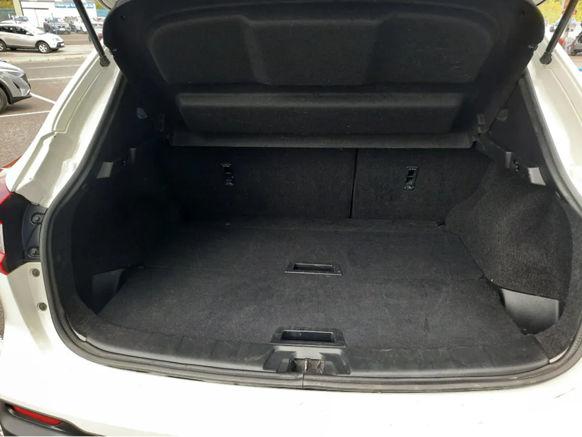 Nissan Qashqai 1.5 SV 18 4DR - Image 4
