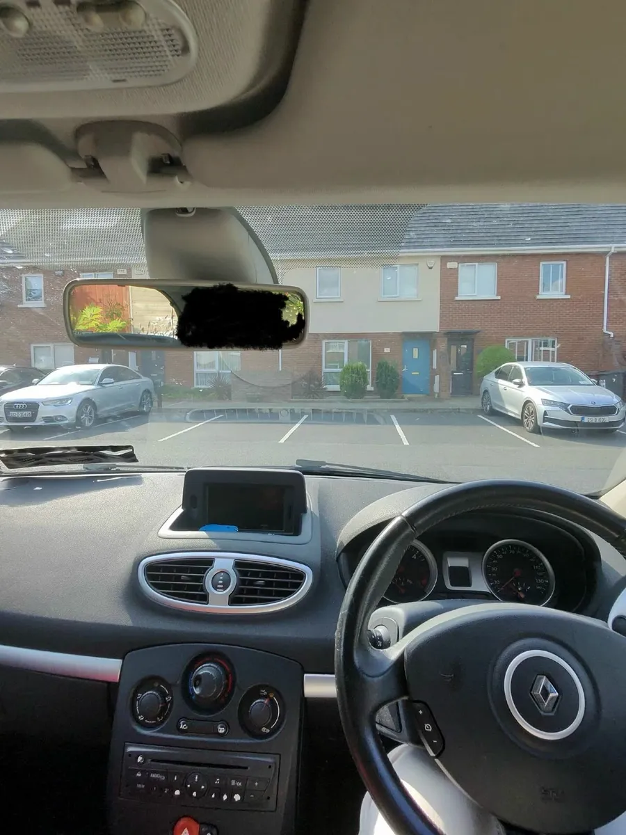 Renault Clio 2011 - Image 2