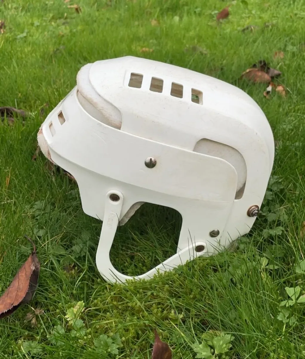 White Cooper helmet wanted - Image 1