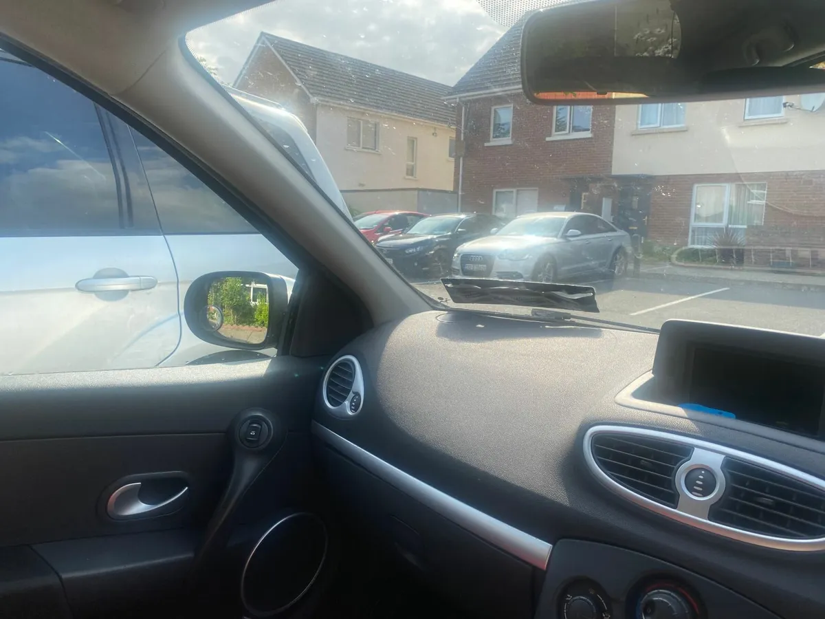 Renault Clio 2011 - Image 4