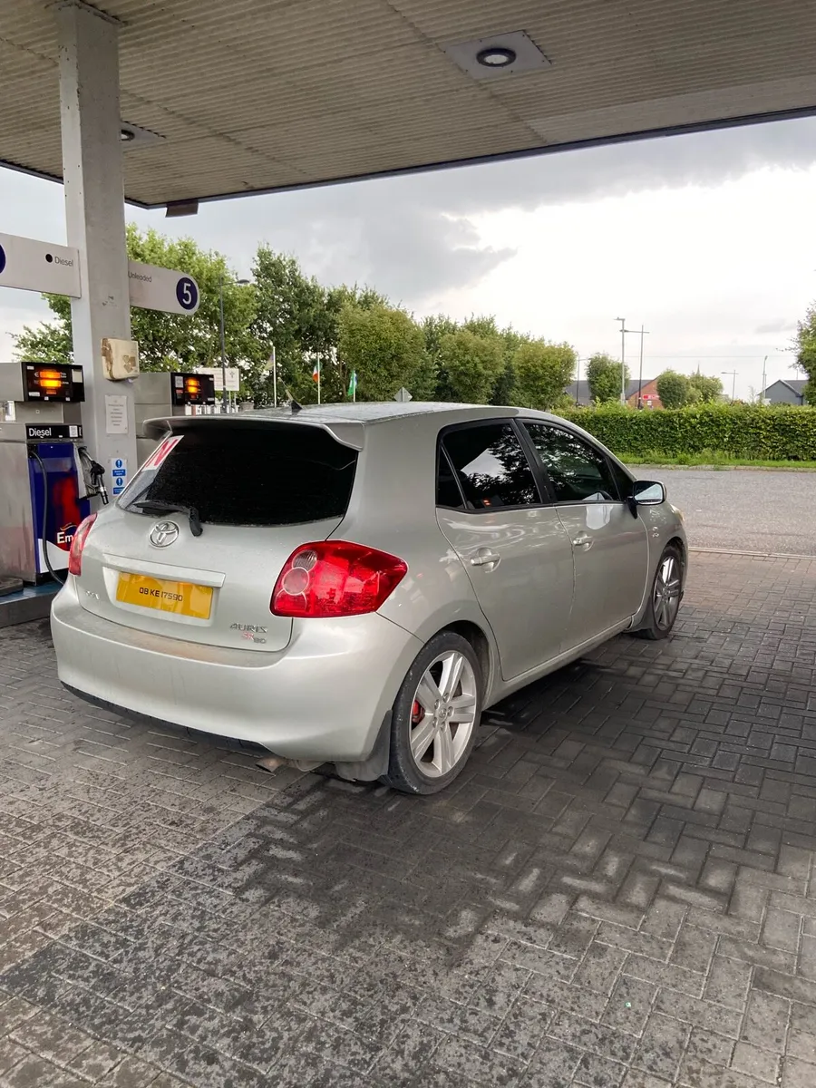 Toyota Auris Tax&Test 2.2D4D sr180 - Image 1