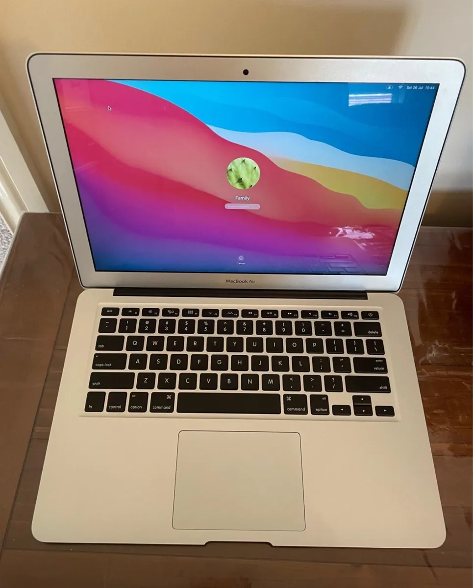 13inch MacBook Air - Image 1