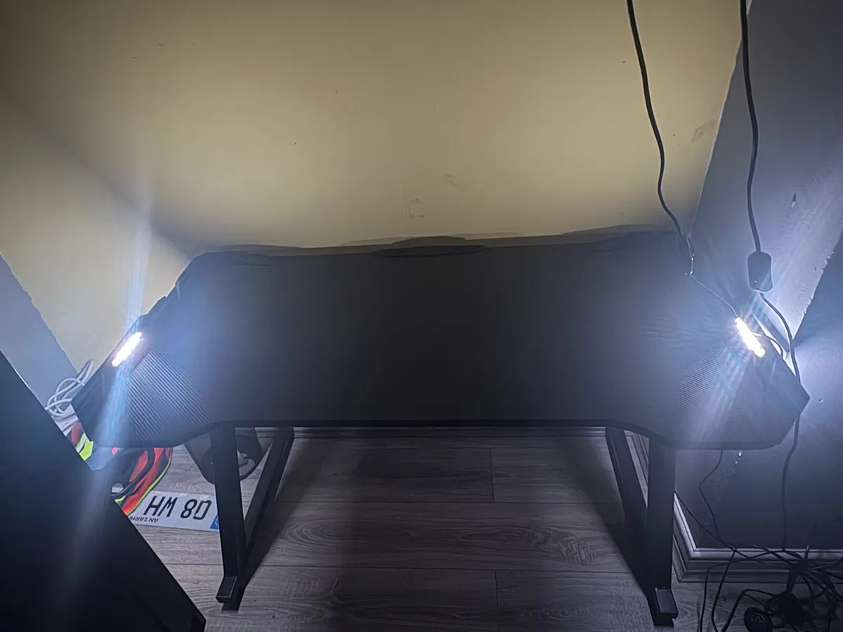 Light up Gaming desk+Chair - Image 1