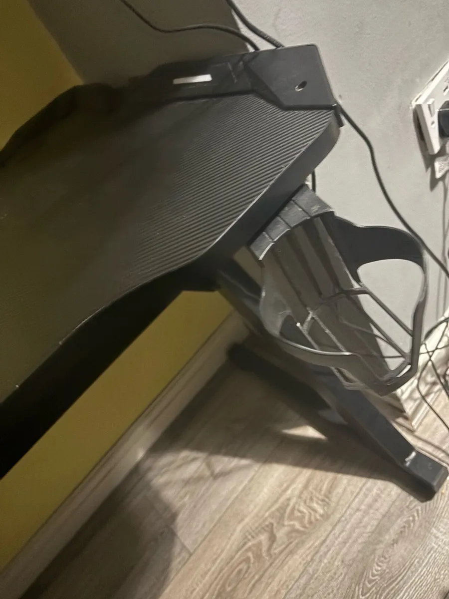 Light up Gaming desk+Chair - Image 4