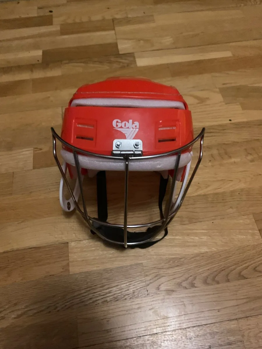 Cooper gola helmet - Image 1