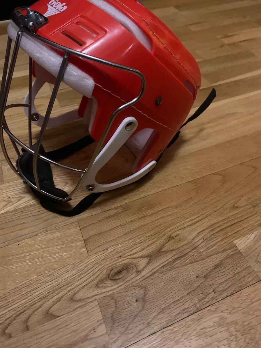 Cooper gola helmet - Image 2