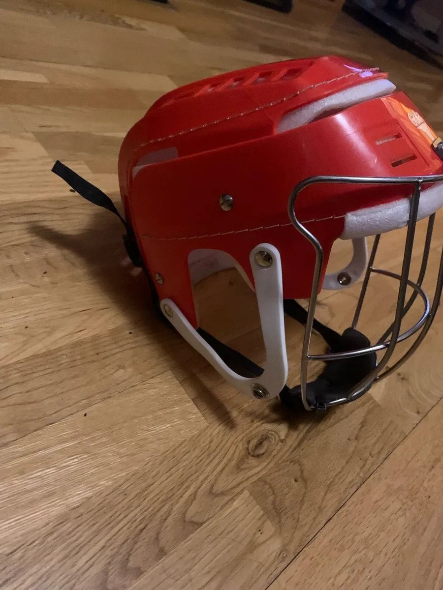 Cooper gola helmet - Image 3