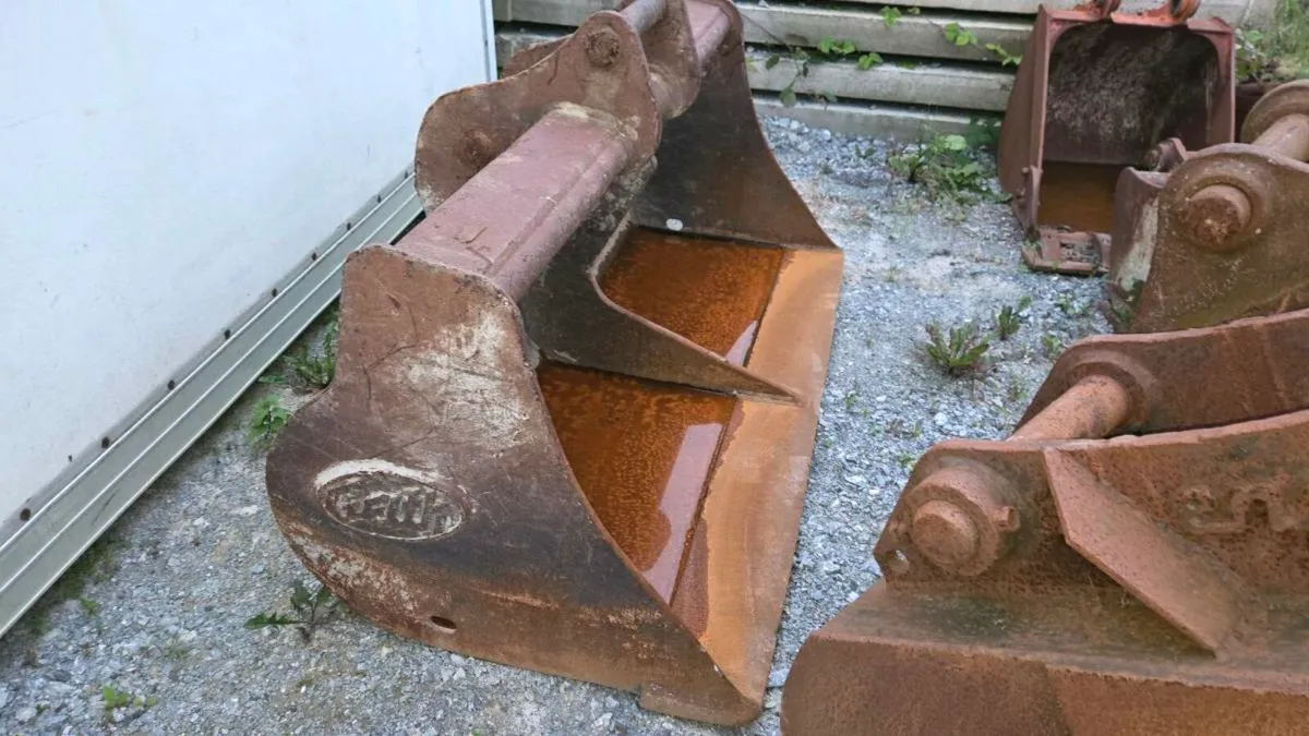 Buckets - Image 1