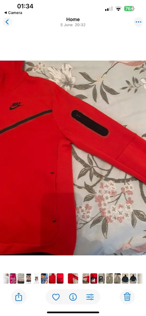 Teen Boys New Nike  TECH FLEEC Red in colour - Image 2