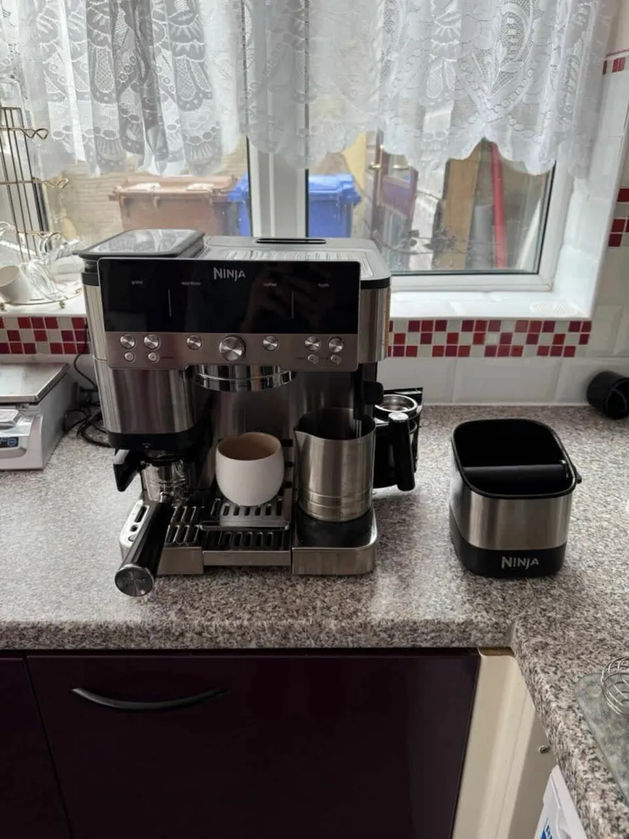 Ninja Luxe Cafe Premier espresso machine - Image 1