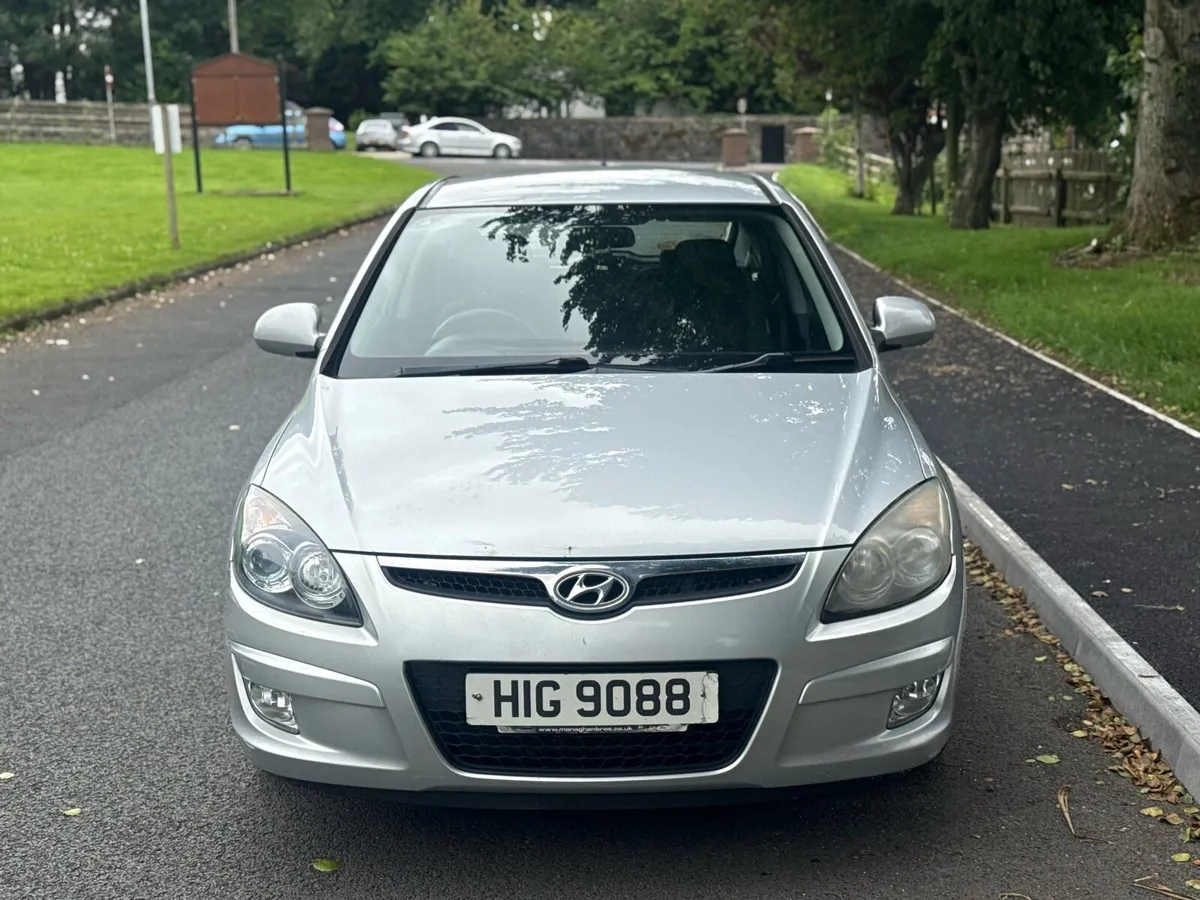 Hyundai i30 automatic - Image 2