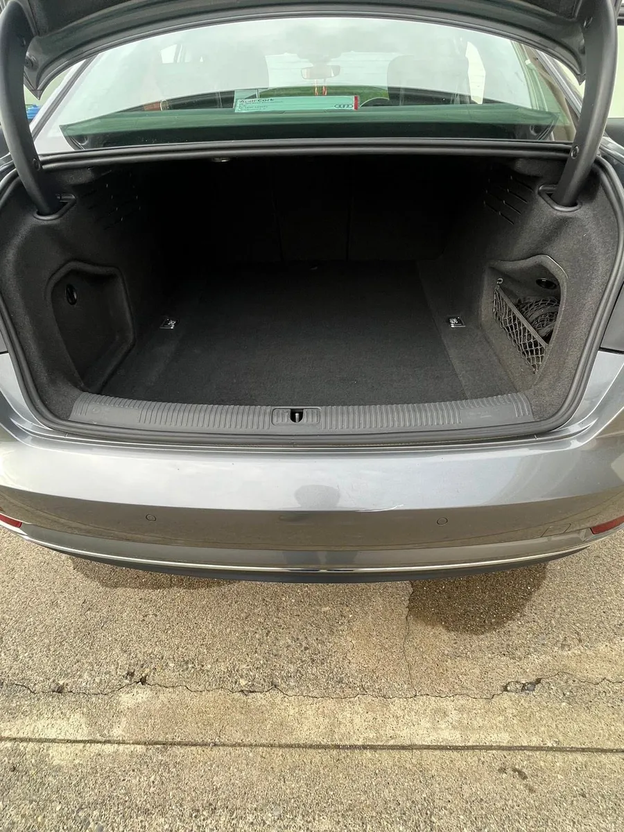 Audi - A4 - low mileage - Image 4