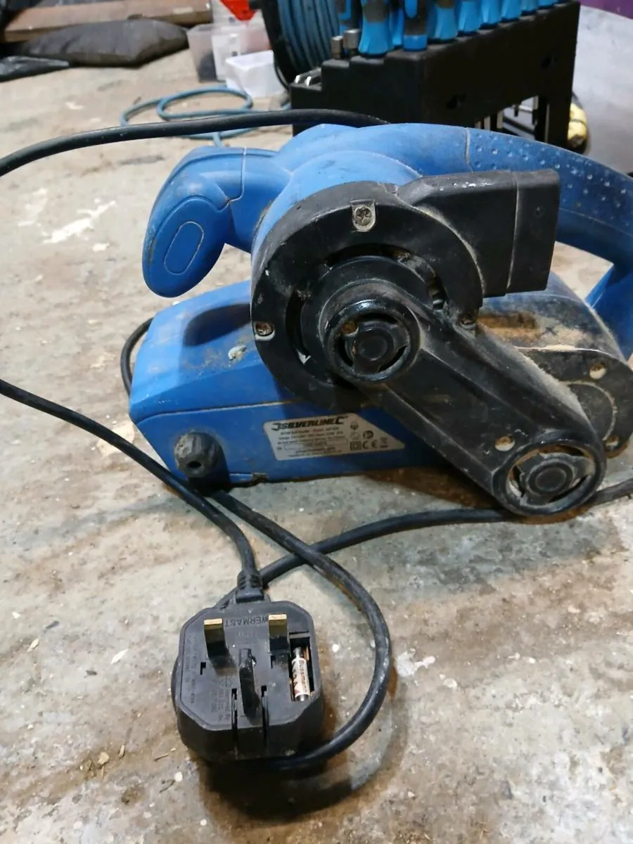 Belt sander - Image 1