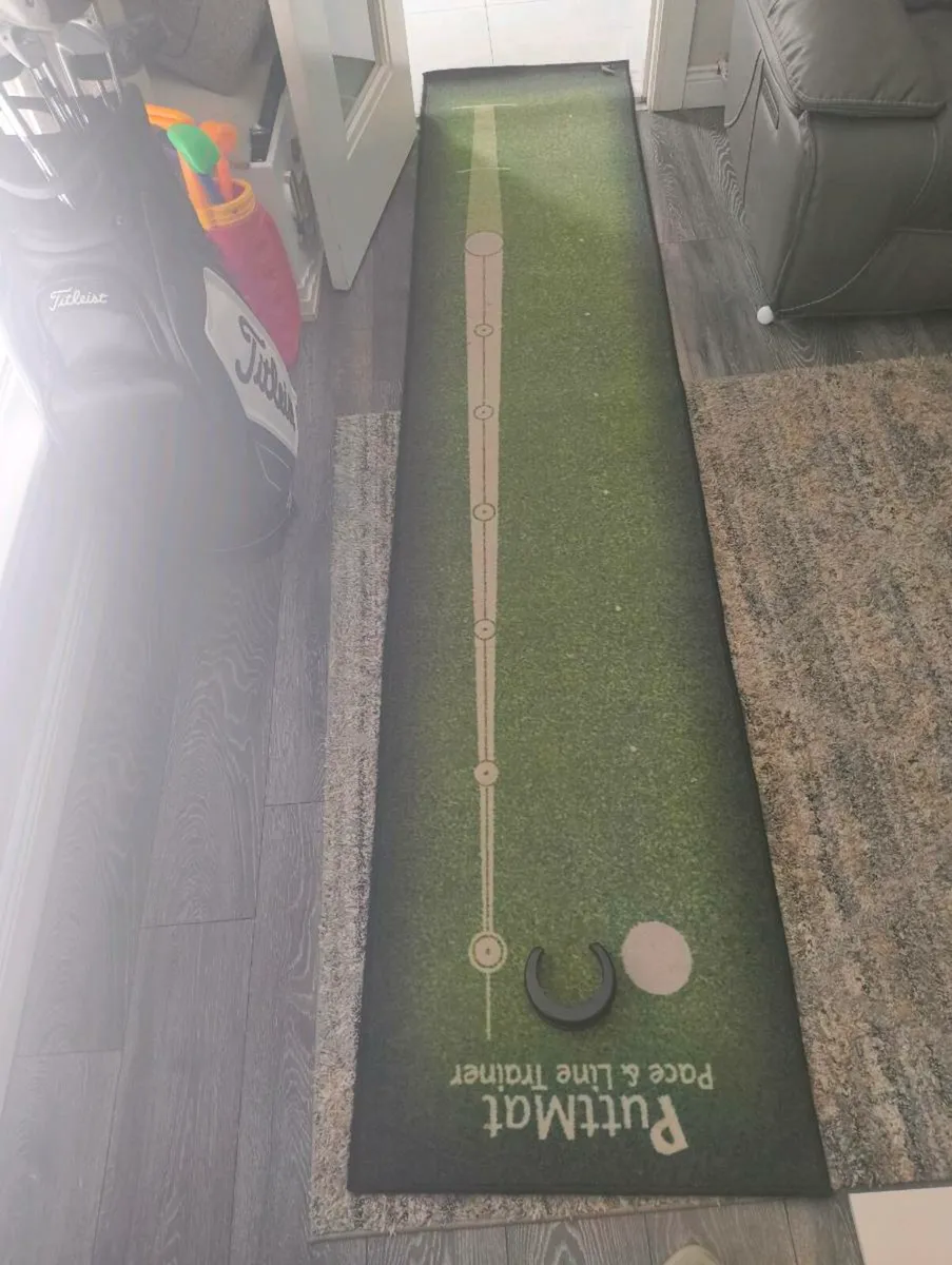 Golf putting Matt and putting cup - Image 2