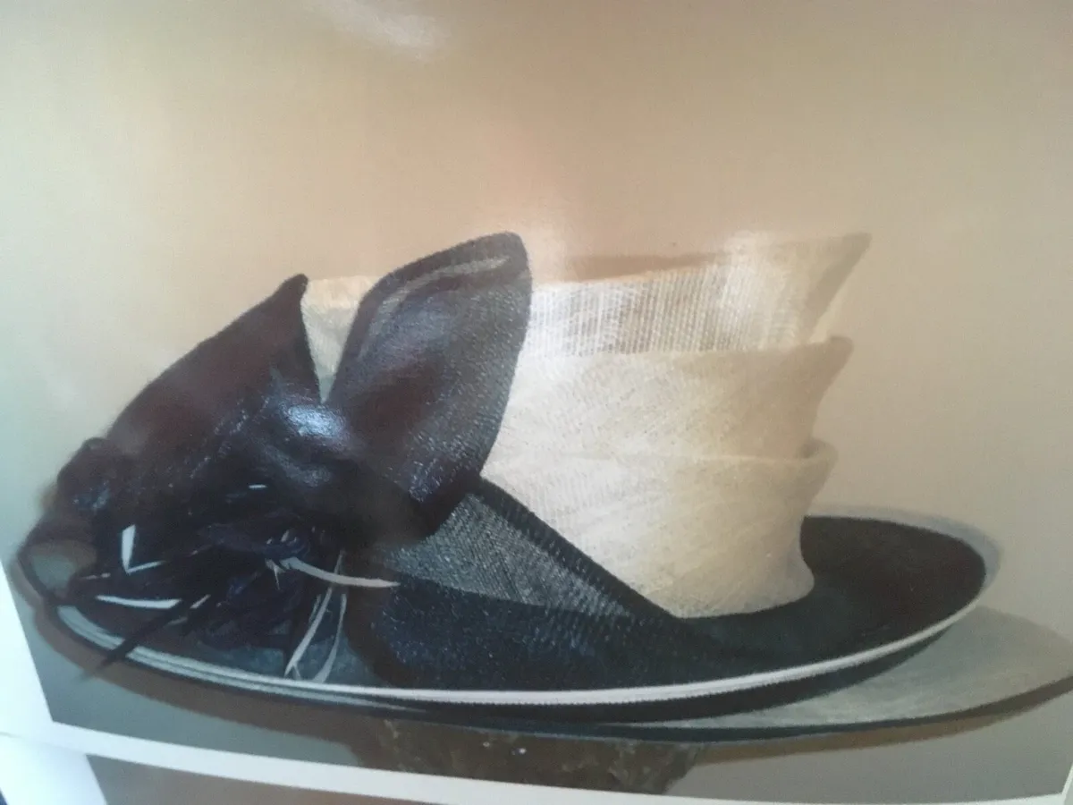 Ladies wedding hat - Image 2