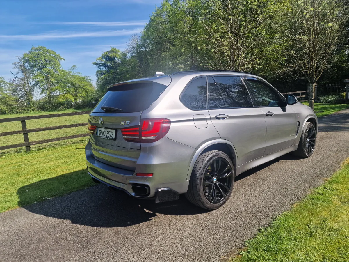 BMW X5 2016 40 d Twin Turbo 313bhp Crew Cab - Image 3