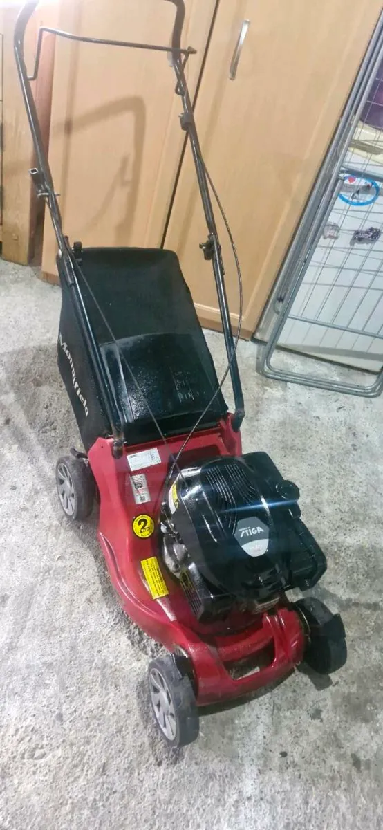 Mountfield lawnmower as new (bargain) - Image 1
