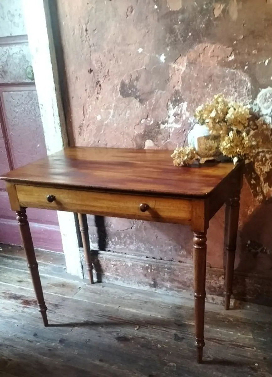 Victorian mahogany Writing Table - Image 1