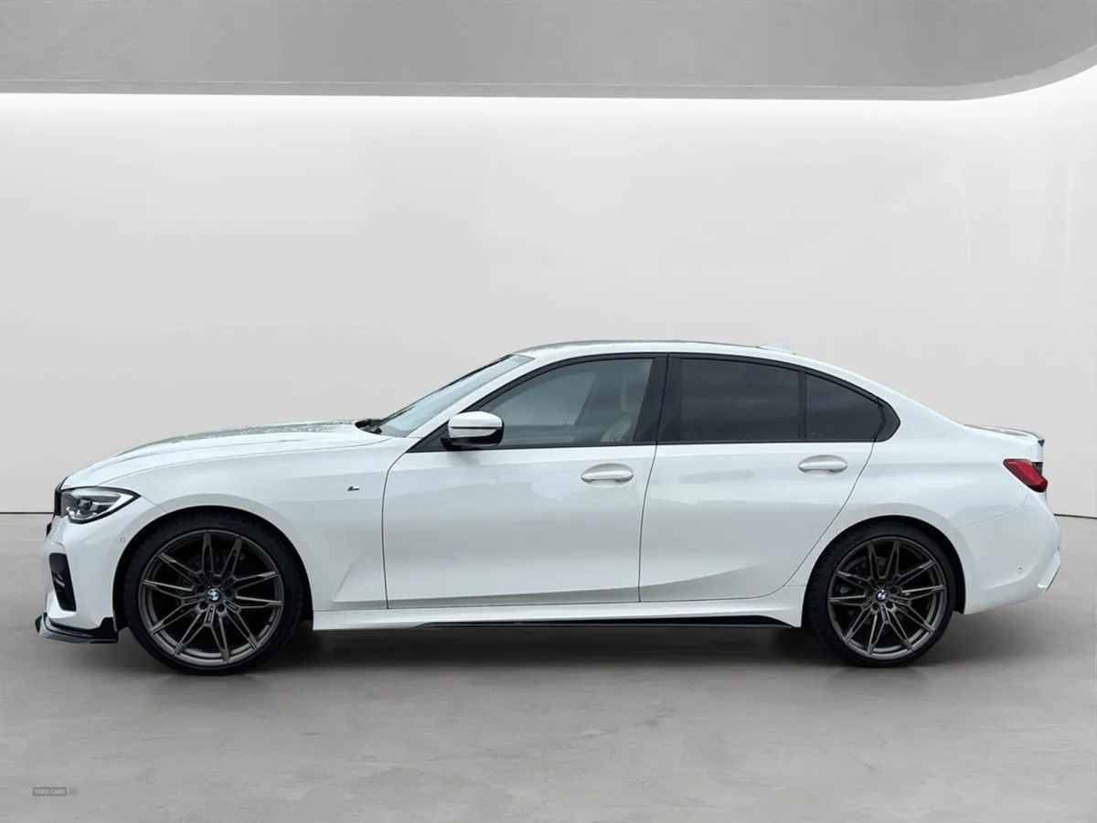 BMW 3 Series Diesel Saloon - Image 3