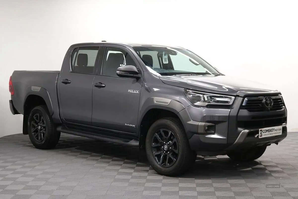 Toyota HiLux D-4d Invincible X - Image 1