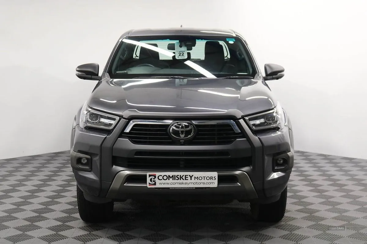 Toyota HiLux D-4d Invincible X - Image 2