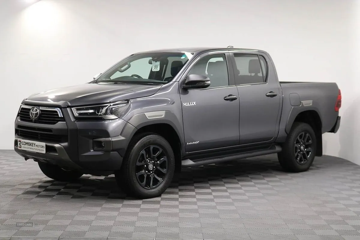 Toyota HiLux D-4d Invincible X - Image 3