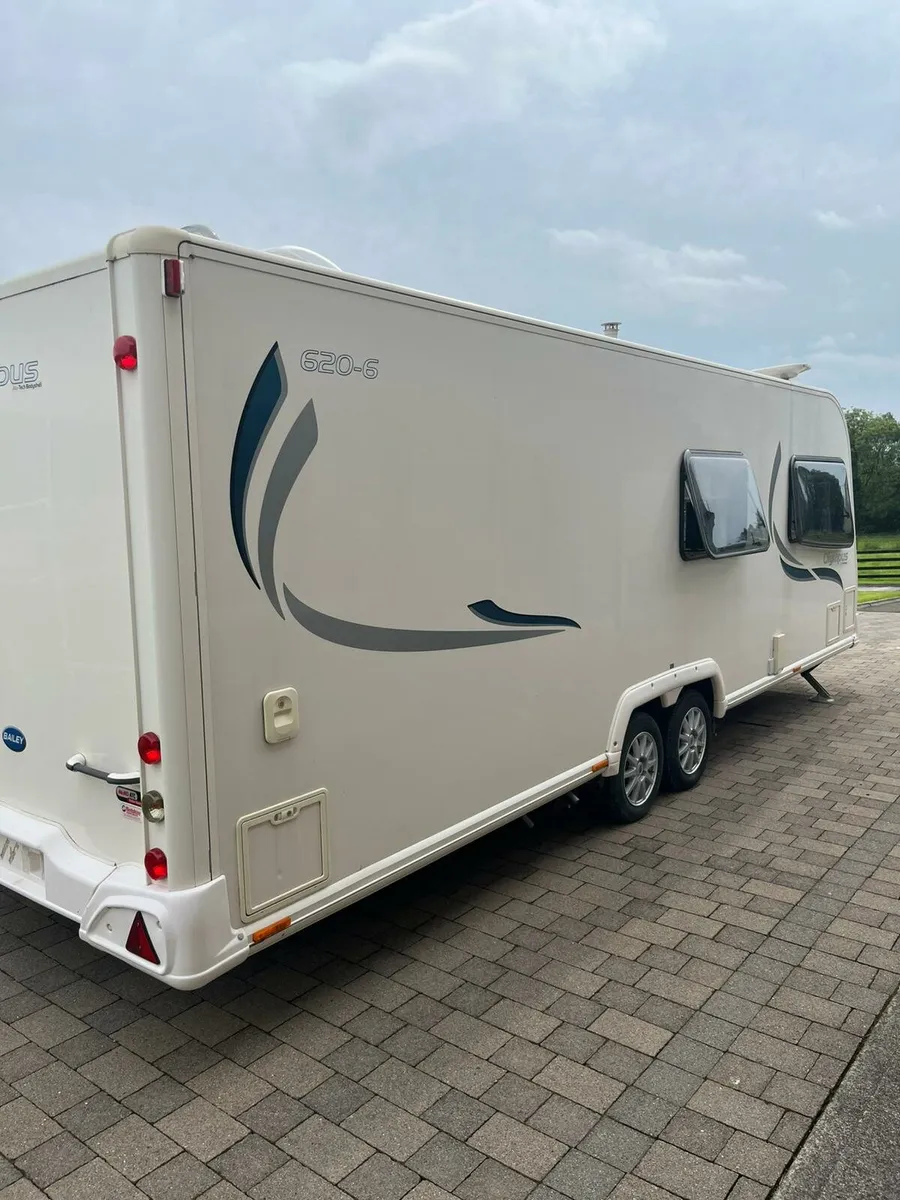 Caravan 5 Bert - Image 1