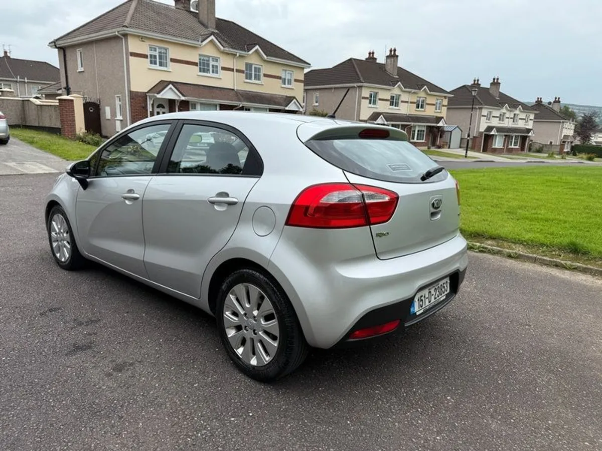 2015 Kia Rio - Image 4