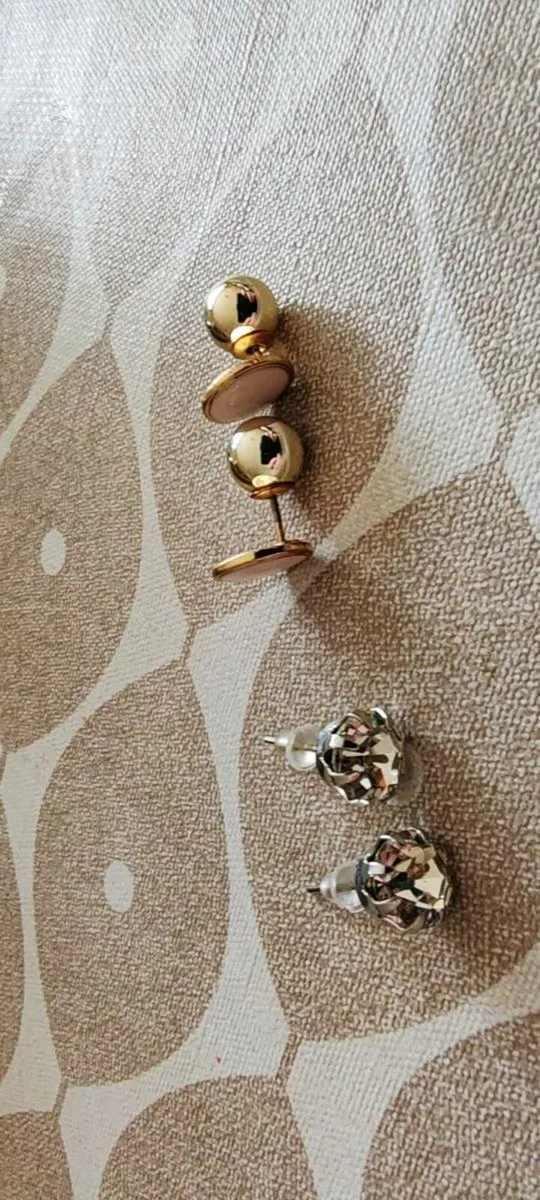2 pr earrings - Image 3