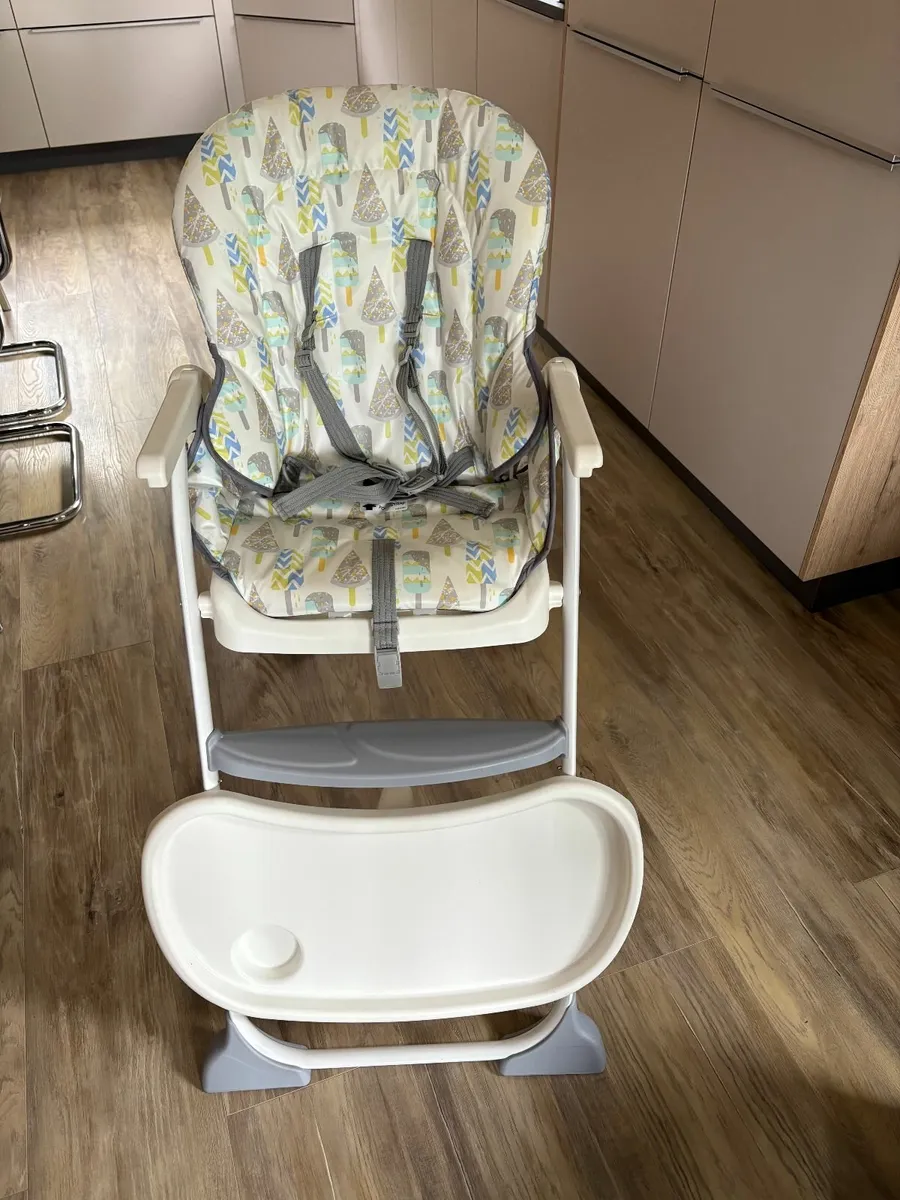 child high chair - Image 1