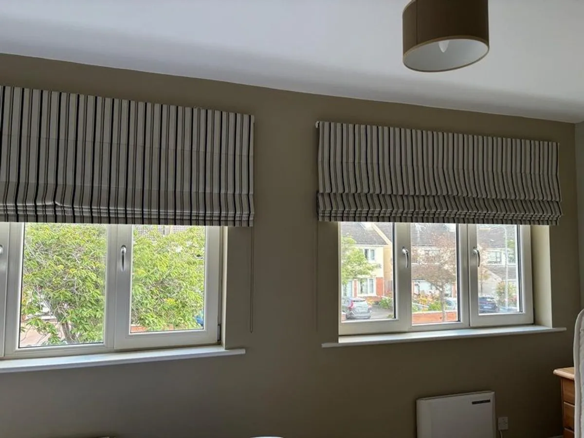 Roman Blinds x 3 of same size 196cm wide x 146cm long - Image 1
